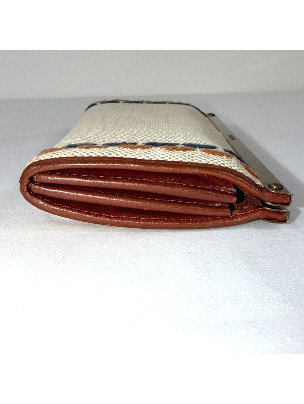 RARE Fossil Needlepoint Tapestry Clutch Wallet - Picture 4 of 8